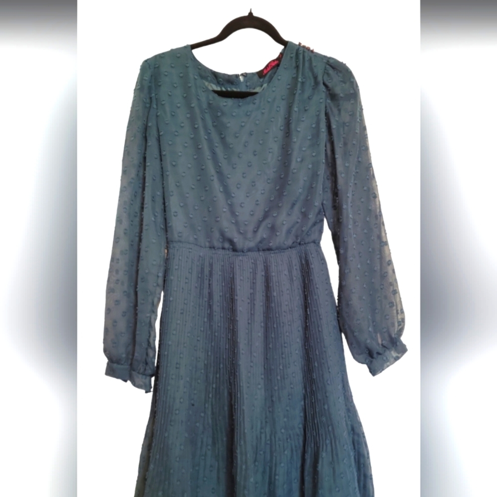 Medium Teal Lace Dress